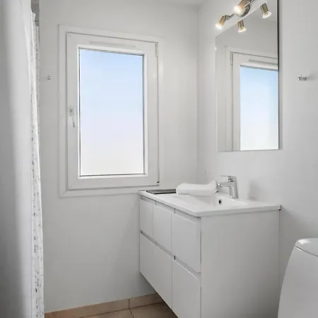 3 Bedroom Cozy In Ferienhaus