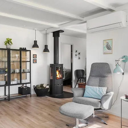 3 Bedroom Cozy In Ferienhaus *