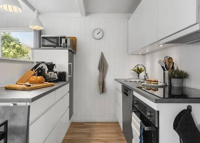 Дом отдыха 3 Bedroom Cozy In *